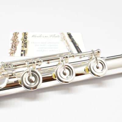 Mint Pearl 795 Elegante Semi-Pro Open Hole Flute Inline G & B Foot Sterling (MSRP $4069.99) image 15