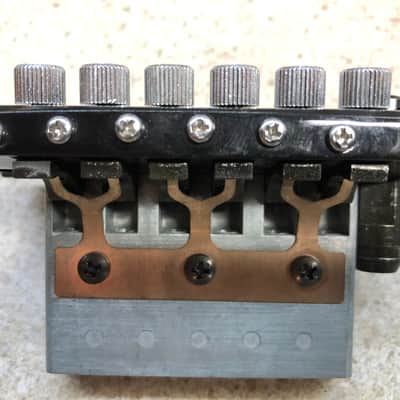 Fender System One Tremolo 1985-87 Black Chrome image 3