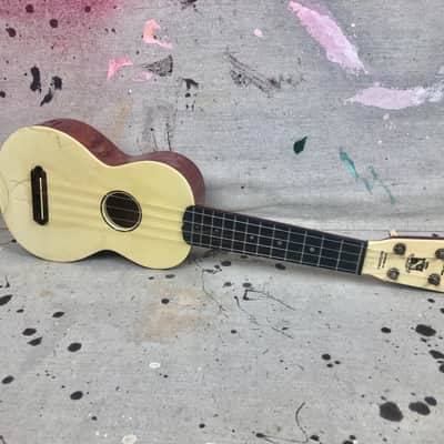 Vintage Maccaferri Islander Ukulele Red MOTS-Plastic 1960's White Poor Condition image 3