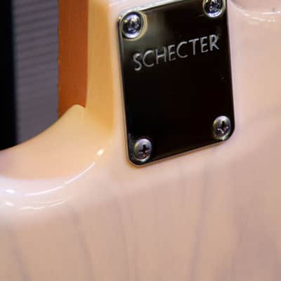 Schecter S-Style Early 90's - Cream image 14