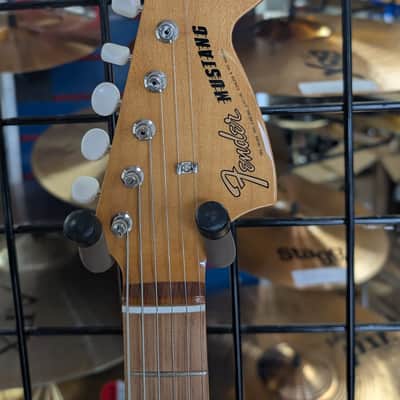 Fender Vintera ’60s Mustang 3-Color Sunburst – 2021 NOS w/ Deluxe Gig Bag image 6