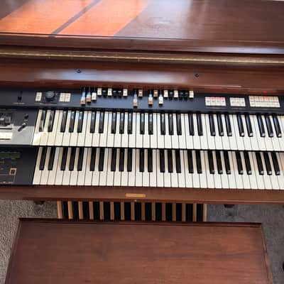 Hammond A-305 Organ w/ Premium Built-In Leslie Speaker, 25-Note Pedalboard, & Bench! image 2