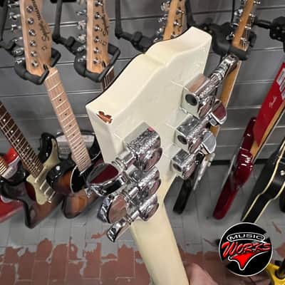 Gibson Sg Pete Townshend 50 Th Anniversary 2011 Alpine White Who Case image 9