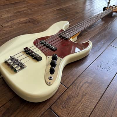2017 Fender MIJ Traditional '60s Jazz Bass 2017 Arctic White MIJ Japan image 4
