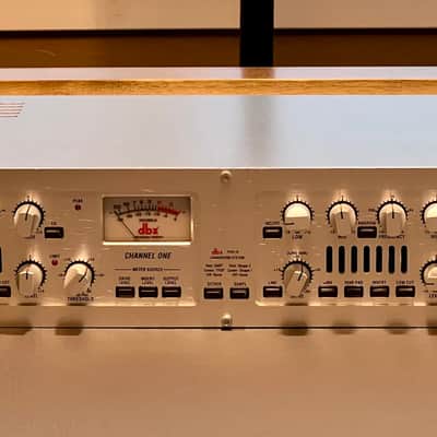dbx 586 2-Channel Vaccuum Tube Preamplifier 1990s - Silver image 2
