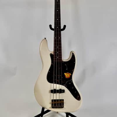 Fender Jazz Bass Trademark Offset Contour Body Electric Bass Ref