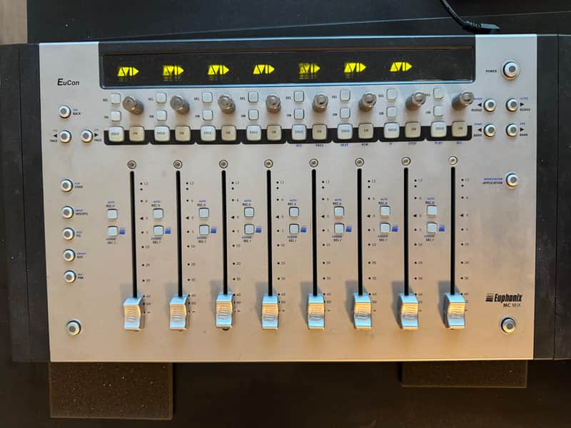 Euphonix MC Mix (Artist Mix) 8-Fader DAW Control Surface - Silver image 1