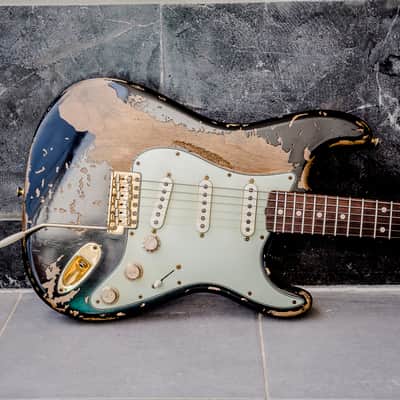 Fender Custom Shop ’60 Stratocaster Ultimate Relic, Masterbuilt by Jason Smith, Black with Gold HW image 5