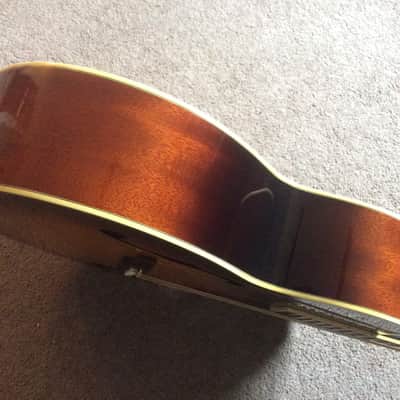 Alvarez 5055 Bluesman Acoustic, Sunburst hardshell case image 7