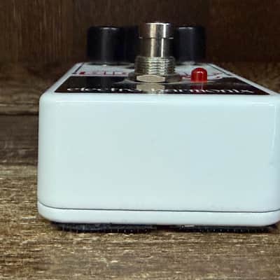 Electro-Harmonix Nano Big Muff Pi Distortion / Sustainer 2013 - Present - White / Black / Red image 3