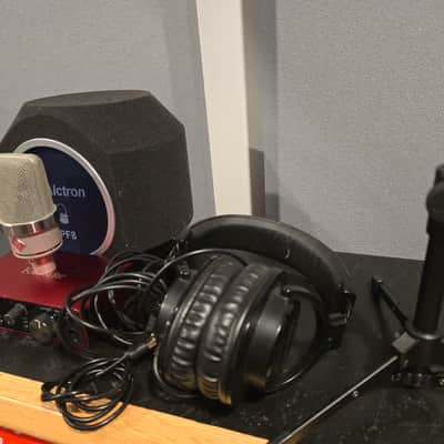 Recording bundle Neumann TLM 102, Focusrite Solo, Headphones, insulation , cables image 8