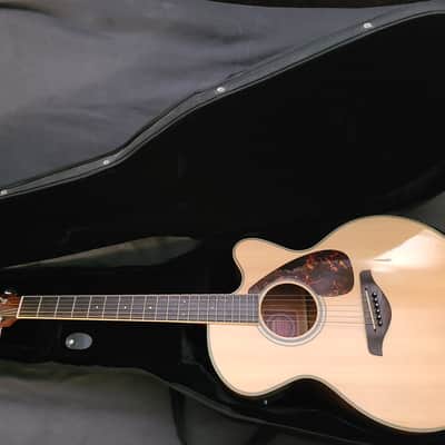 Yamaha FJX720SC Medium Jumbo Acoustic Guitar - Natural w/Case image 11