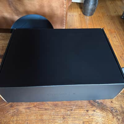 Universal Audio Apollo x16 Gen 2 - Mint, boxed image 9