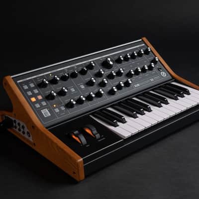 Moog Subsequent 25 - Paraphonic Synthesizer [Three Wave Music] image 2