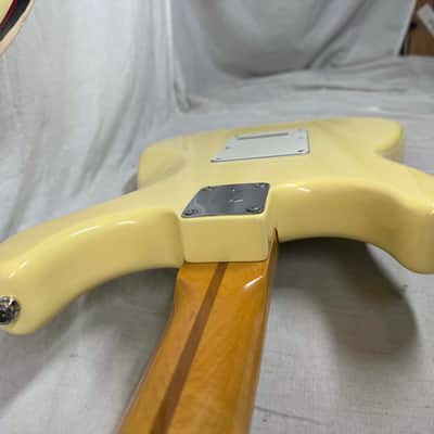 Fender Yngwie Malmsteen Signature Stratocaster Guitar with Case - signed! 1992 - Vintage White / Maple neck image 23
