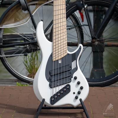 Dingwall NG3 Nolly 6-String Bass Guitar – Ducati White image 3