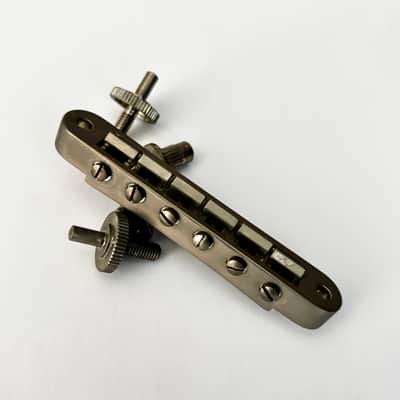 Hand aged Gibson Nashville Tune-O-Matic PBBR-045 bridge, relic nickel | 59 Parts