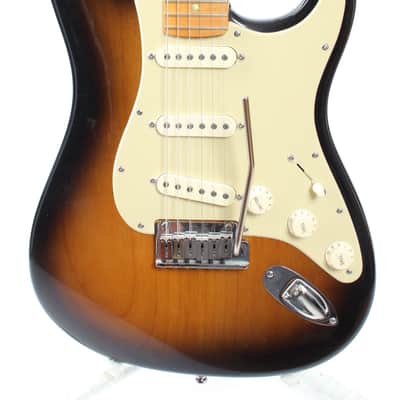 2005 Fender Stratocaster American Deluxe sunburst image 2