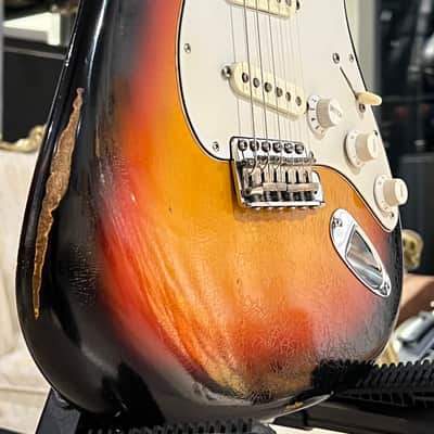 Fender Stratocaster Fullertone '62 Vintage Reissue - 1984 - repainted image 4