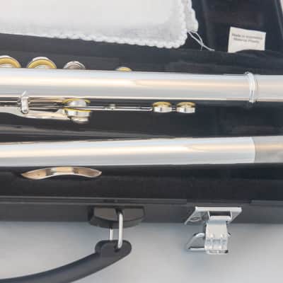 Yamaha YFL-222 Standard Silver-plated Flute *Cleaned & Serviced *Ready to play image 6