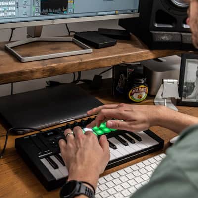 Novation Launchkey Mini 37 MKIV Keyboard Controller image 8