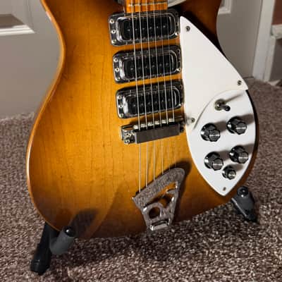 Rickenbacker 1979 320 - Autumnglo image 2