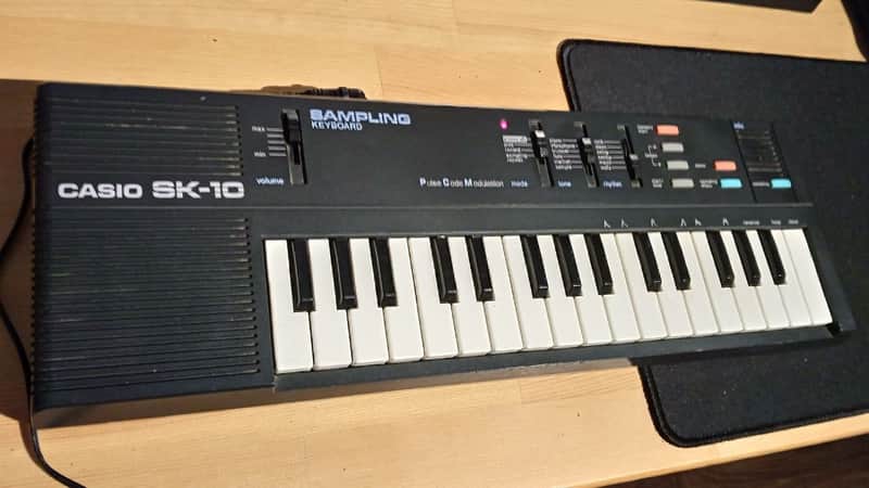 Casio SK-10 Sampling Keyboard image 1