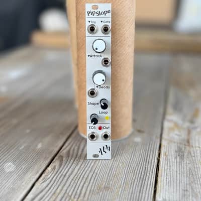 ALM/Busy Circuits ALM008 Pip Slope Master Clock Source Eurorack Synth Module 2016 - 2019 - Silver image 1