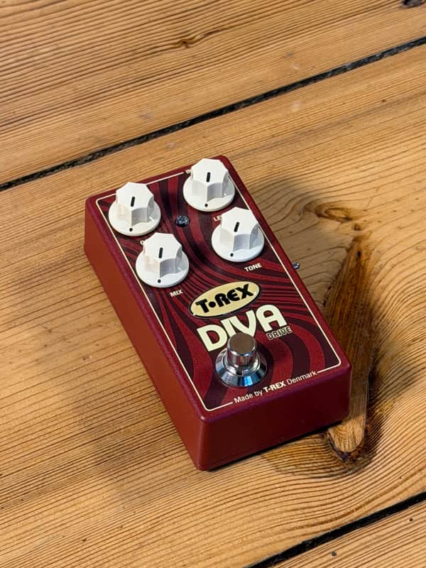 T-Rex Diva Drive 2010s - Red image 1