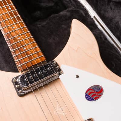Rickenbacker 330 Maplego image 7