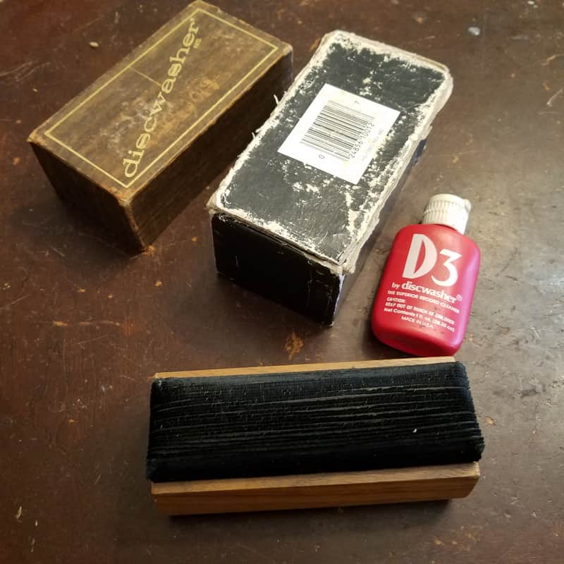 Discwasher Early Vinyl Record Cleaning Brush and fluid kit 1970s - Walnut image 1