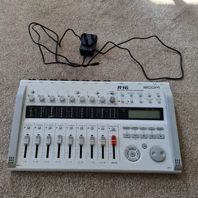 Zoom R16 USB Audio Interface / Digital Multitrack Recorder / Control Surface 2010s - White image 1