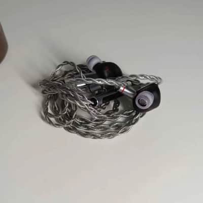 Moondrop May 2024 - Silver/gunmetal image 3