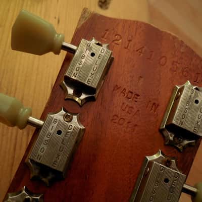 Gibson Les paul gold top  tribute (pro heavy relic ) image 9