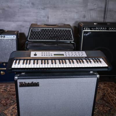 Yamaha YPT-270 61-key Portable Keyboard B-STOCK