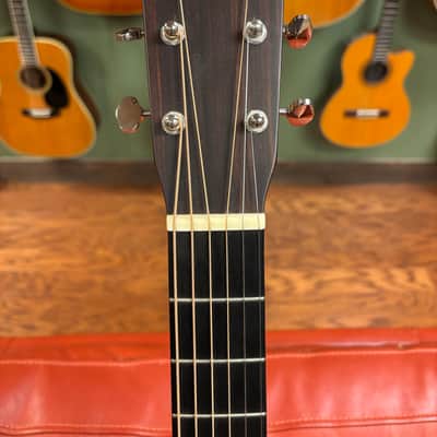 2013 Martin Custom Shop 00-14 (00-18) Adirondack Top Ambertone image 19