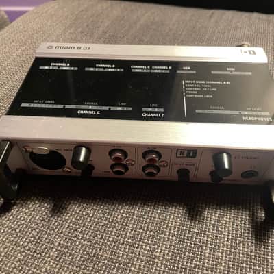 Native Instruments Audio 8 DJ - Black image 2