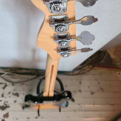 Fender Standard Jazz Bass with Rosewood Fretboard 2004 - Brown Sunburst image 13