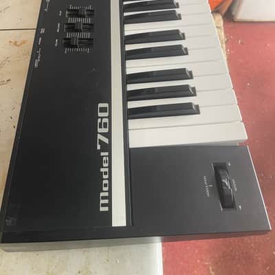 Roland/Rhodes 760
