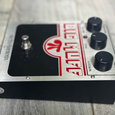 Electro-Harmonix Big Muff Pi 2000 - Present - Silver / Black / Red image 4
