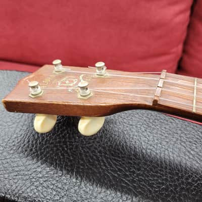 Aloha Royal Soprano Ukulele with Case - Mahogany image 9