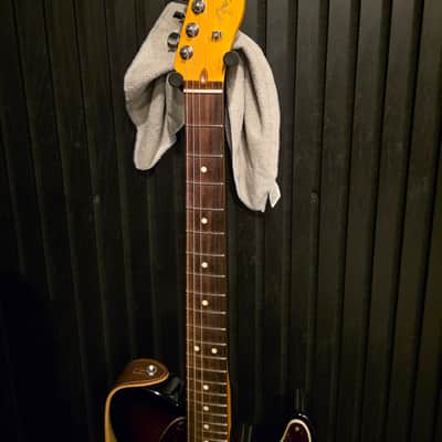 Fender American Professional II Telecaster with Rosewood Fretboard 2020 - Present 3-Color Sunburst image 2