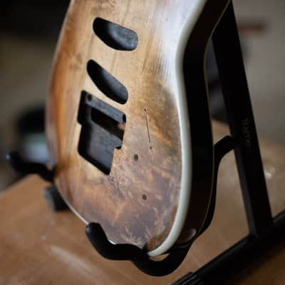 One-Piece Locking Stratocaster Body - Stain/Natural image 3