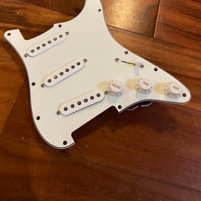 Fender Player Strat Stratocaster Hot 8K Alnico 5 Pickup Parchment Pickguard image 1