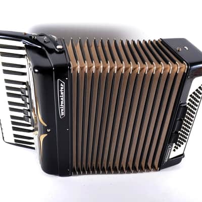 TOP German Made Piano Accordion Weltmeister Manuela II - 80 bass, 8 reg. (5+3) + Hard Case & Shoulder Straps ~ Akkordeon image 12