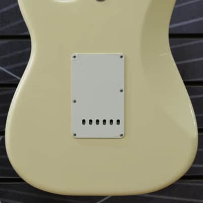 Fender Ritchie Blackmore Stratocaster, Olympic White, Scalloped Rosewood - Incl Deluxe Gig Bag image 2
