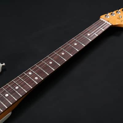 MINT MINT Fender American Ultra Stratocaster - Rosewood Fingerboard - Arctic Pearl 254 image 4