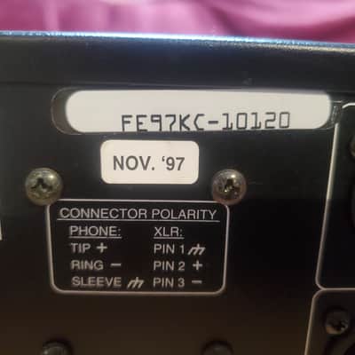 dbx 2215 Dual Channel 15-Band EQ/Limiter with Type III Noise Reduction 2010s - Black image 3
