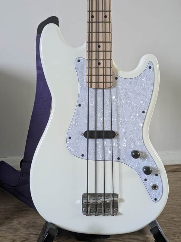 Squier Sonic Bronco Bass