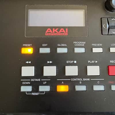 Akai MPK261 MIDI Keyboard Controller — For Parts/Repair, Screen Not Working 2010's - Black image 2